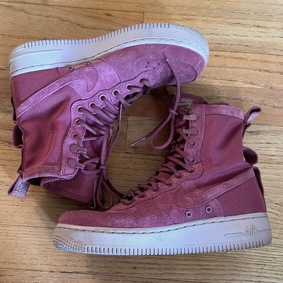 Nike AF-1 high sz force is female in a vintage wine size 6 - Picture 3 of 8